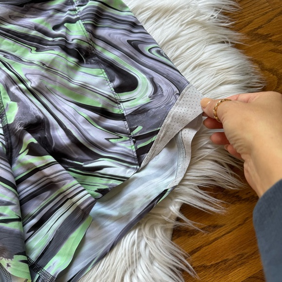 Lululemon Hotty Hot High-Rise Short 4"- Special Edition - Picture 9 of 14